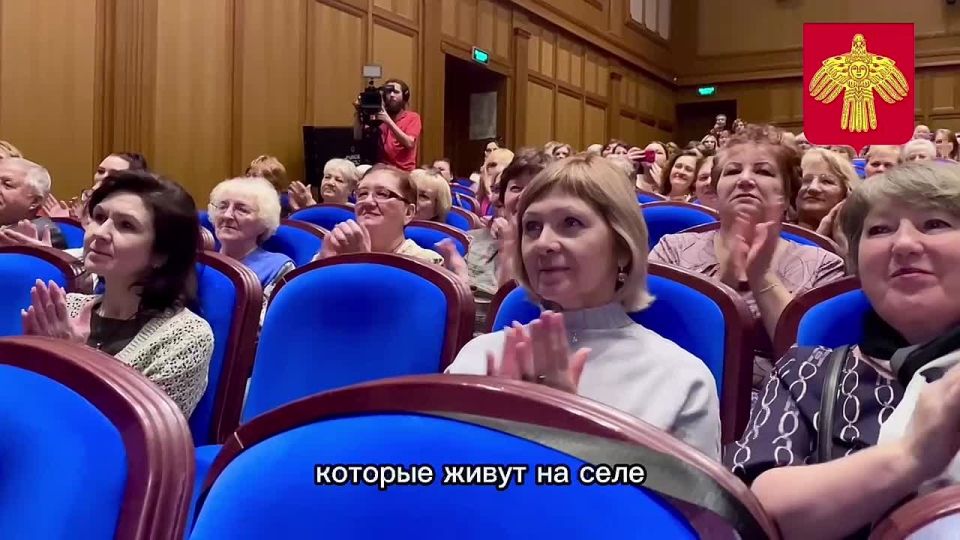 От имени Главы Коми зампредседателя Правительства региона Наталья Якимова поприветствовала и поздравила с прошедшим Днём матери активисток Союза женщин Республики Коми