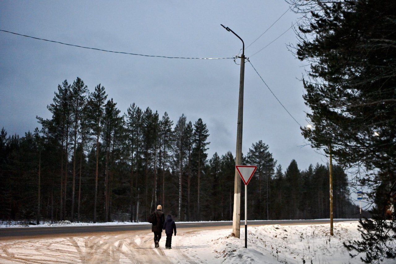 Поручение выполнено: уличное освещение в районе детского реабилитационного центра в Краснозатонском восстановлено Поручение выполнено: уличное освещение в районе детского реабилитационного центра в Краснозатонском восстановлено