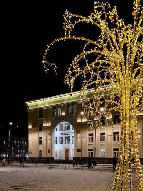 Максим Мартышин: Спасибо подписчику за прекрасные атмосферные фото предновогоднего уюта!