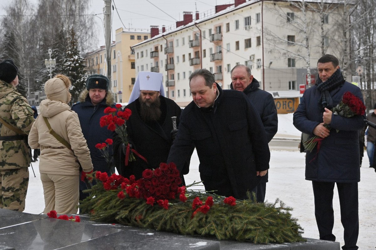 Ростислав Гольдштейн почтил память павших за Родину жителей Коми Ростислав Гольдштейн почтил память павших за Родину жителей Коми