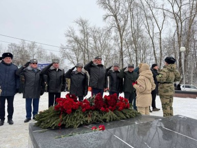 Руководитель следственного управления Следственного комитета Российской Федерации по Республике Коми Андрей Николаевич Исаев в составе официальной делегации принял участие в памятных мероприятиях, приуроченных ко Дню Геров...
