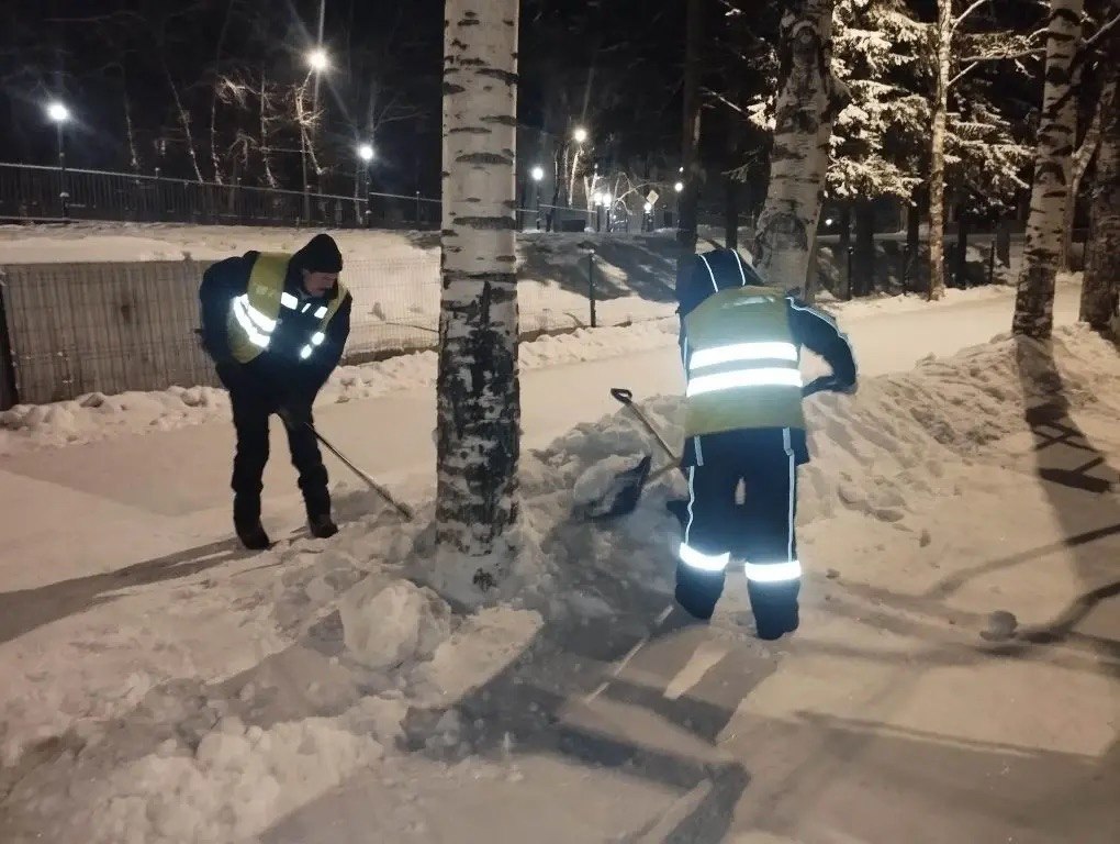 Максим Мартышин: Друзья, свежая сбивка за сутки по уборке снега и дорог - наша команда коммунальщиков не спит, чтобы вы могли передвигаться без проблем Максим Мартышин: Друзья, свежая сбивка за сутки по уборке снега и дорог - наша команда коммунальщиков не спит, чтобы вы могли передвигаться без проблем