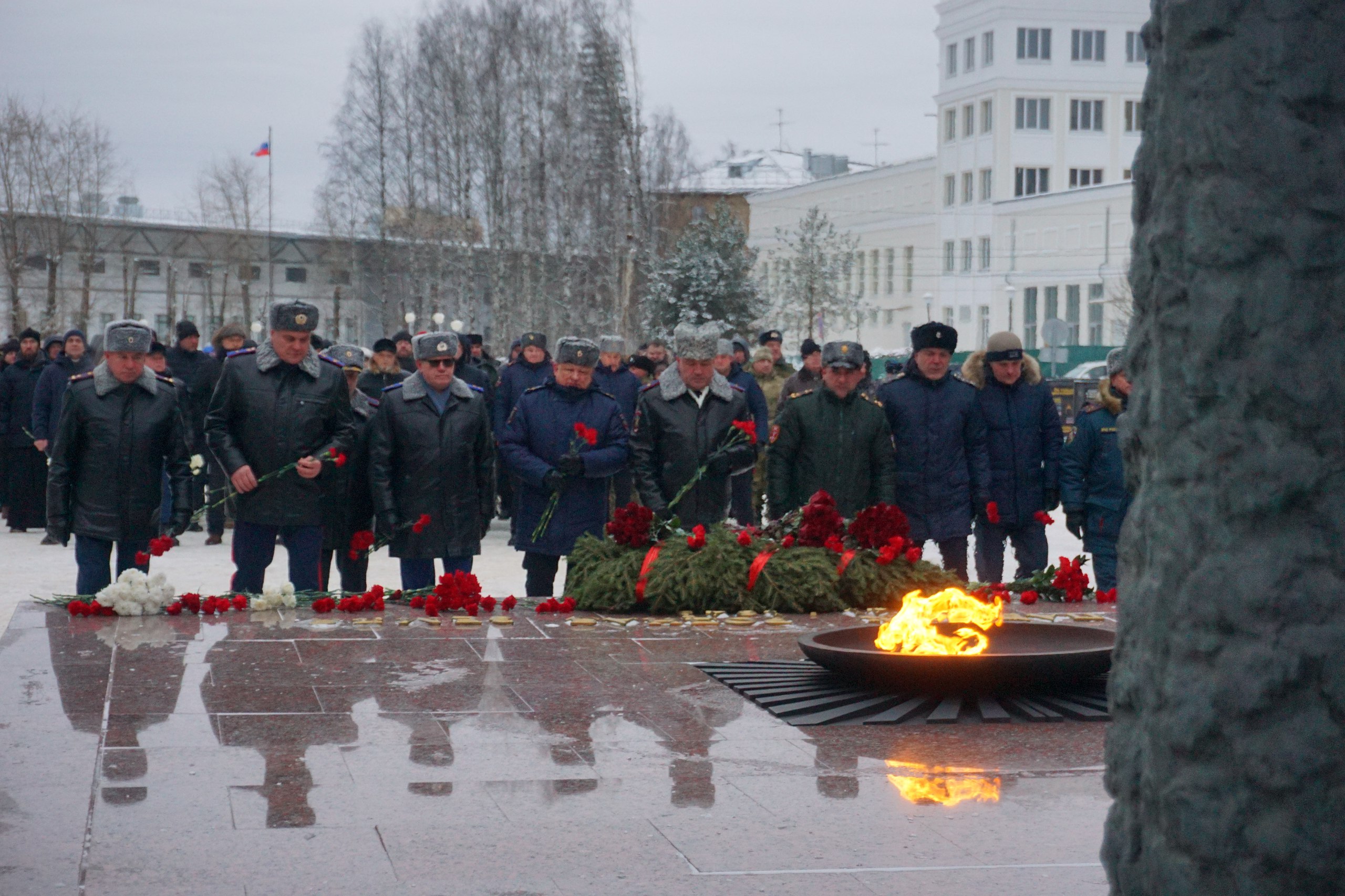 Максим Мартышин: Сегодня прошла торжественная церемония возложения цветов, посвященная Дню Героев Отечества Максим Мартышин: Сегодня прошла торжественная церемония возложения цветов, посвященная Дню Героев Отечества