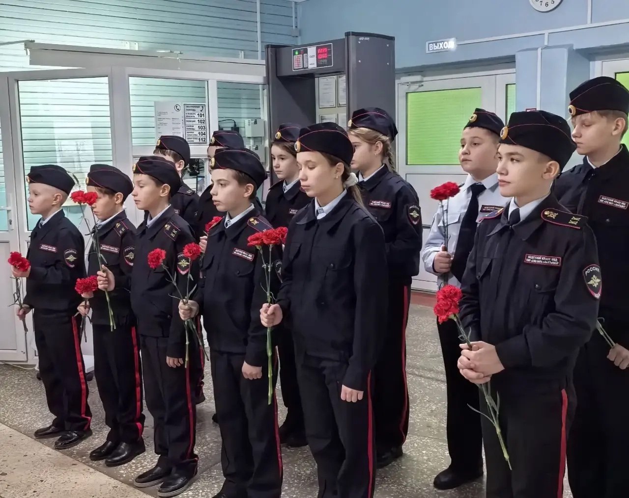 Максим Мартышин: На днях, в преддверии Дня Героев Отечества в школе № 27 прошла церемония открытия мемориальной доски Никите Константиновичу Яковлеву - нашему земляку, выпускнику этой школы, который погиб при исполнении... Максим Мартышин: На днях, в преддверии Дня Героев Отечества в школе № 27 прошла церемония открытия мемориальной доски Никите Константиновичу Яковлеву - нашему земляку, выпускнику этой школы, который погиб при исполнении...