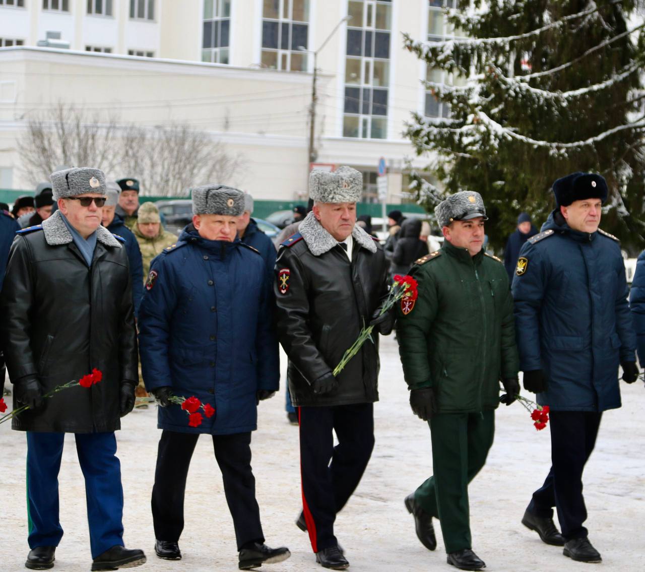 Министр внутренних дел по Республике Коми принял участие в памятных мероприятиях, приуроченных ко Дню Героев Отечества