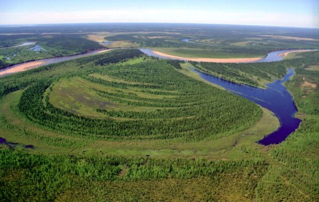 Память, застывшая в камне и отлитая в орденах