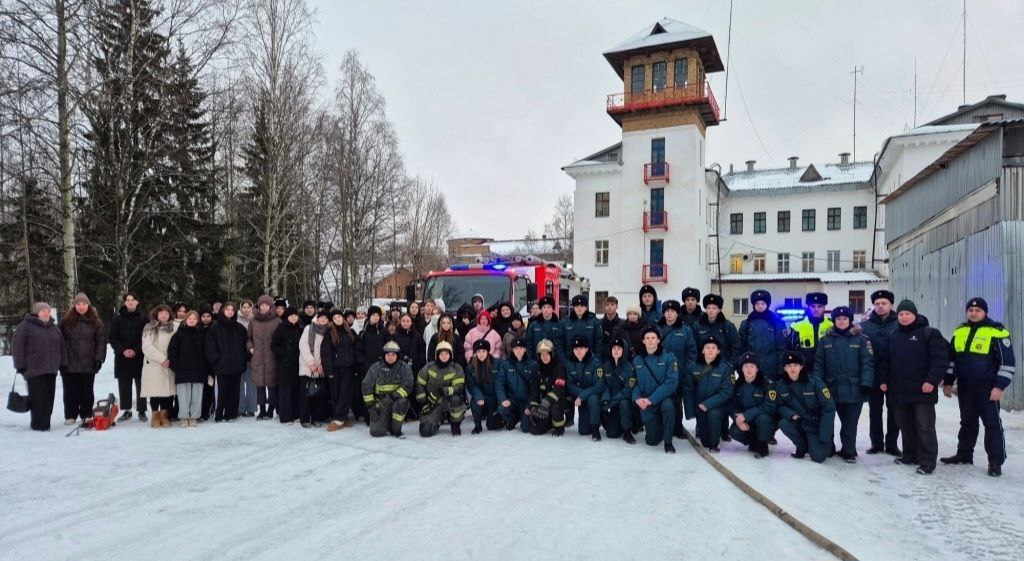 В Ухте для студентов Правового Лесотехнического и медицинского колледжей организовали мероприятие по ликвидации последствий ДТП В Ухте для студентов Правового Лесотехнического и медицинского колледжей организовали мероприятие по ликвидации последствий ДТП