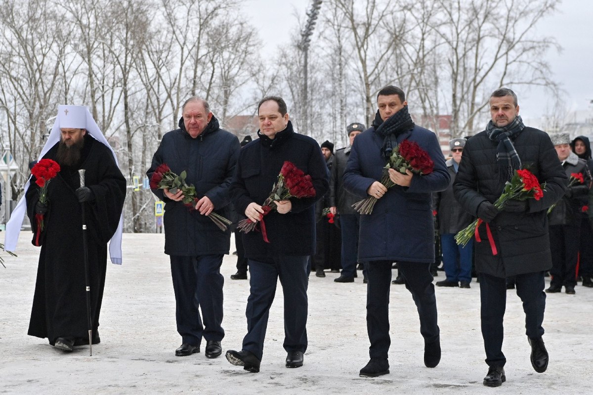 Ростислав Гольдштейн почтил память павших за Родину жителей Коми Ростислав Гольдштейн почтил память павших за Родину жителей Коми