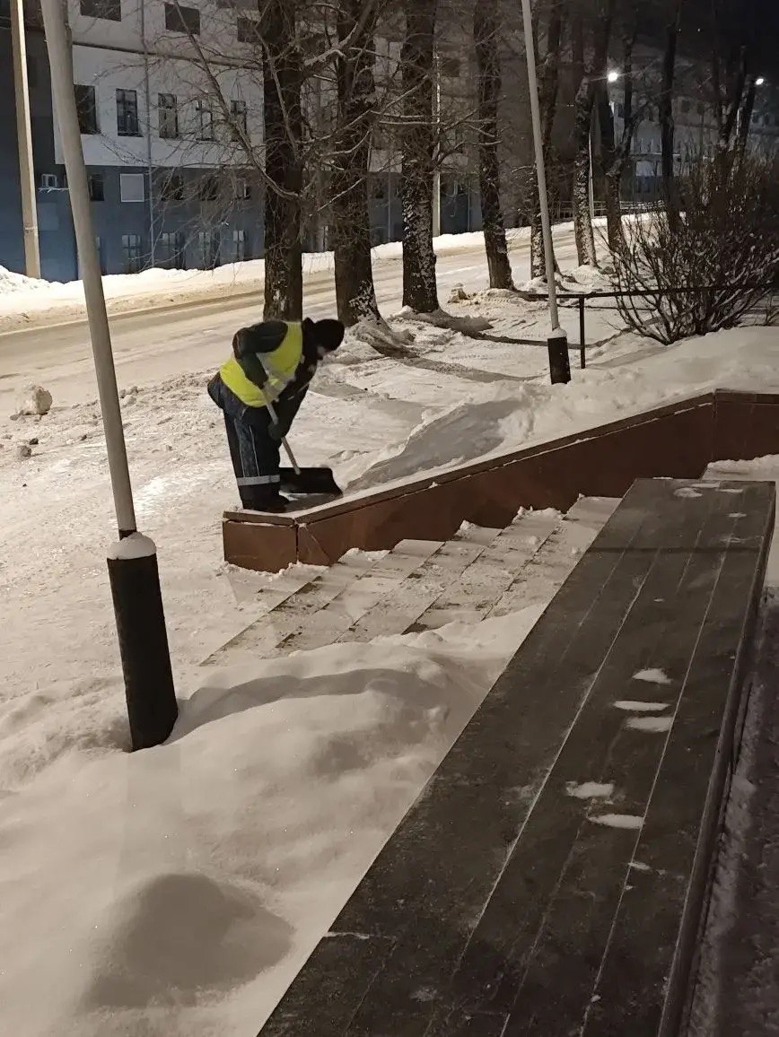 Максим Мартышин: Друзья, свежая сбивка за сутки по уборке снега и дорог - наша команда коммунальщиков не спит, чтобы вы могли передвигаться без проблем Максим Мартышин: Друзья, свежая сбивка за сутки по уборке снега и дорог - наша команда коммунальщиков не спит, чтобы вы могли передвигаться без проблем