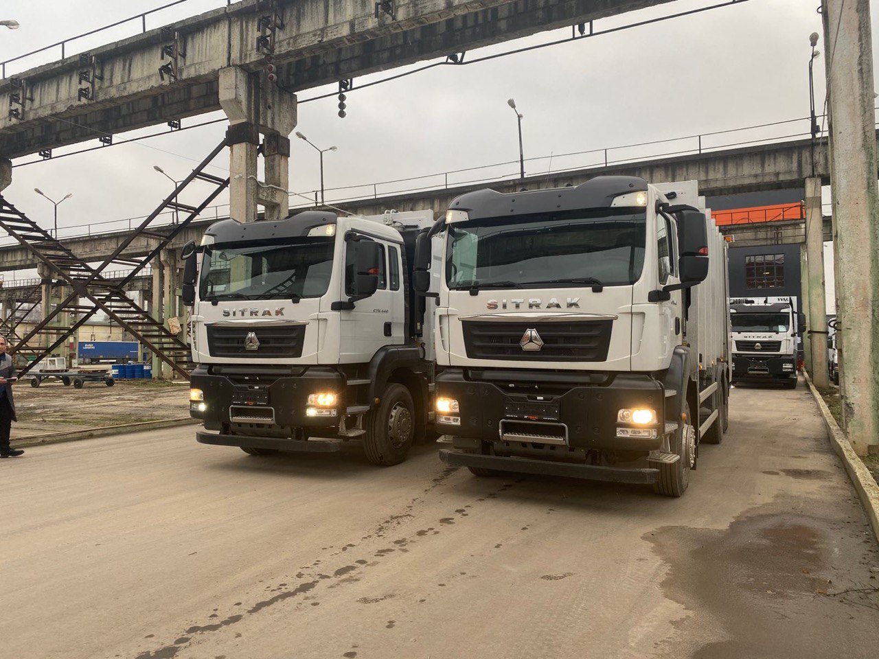 Региональный оператор Севера пополнил автопарк современной спецтехникой Региональный оператор Севера пополнил автопарк современной спецтехникой