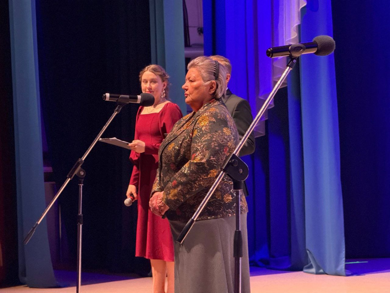 Вчера в концертном зале «Сыктывкар» состоялся торжественный тематический концерт «Во славу героев России», посвящённый Дню Героев Отечества Вчера в концертном зале «Сыктывкар» состоялся торжественный тематический концерт «Во славу героев России», посвящённый Дню Героев Отечества