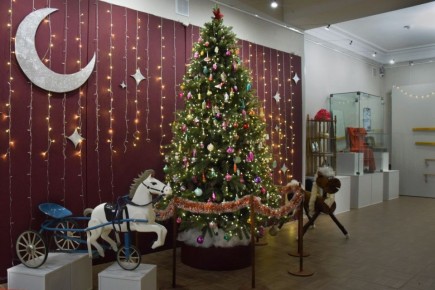 В Ухте открылась праздничная выставка «Ретро-ёлка»