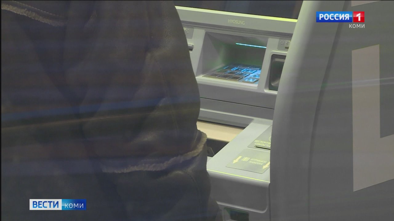 На трассе "Сыктывкар - Киров" автомобиль "Honda" съехал в кювет, пострадала несовершеннолетняя пассажирка