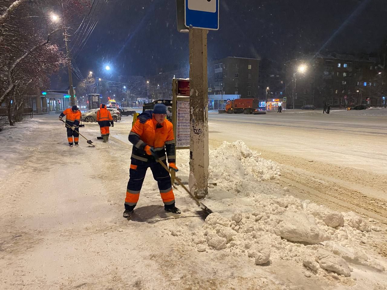 Максим Мартышин: Друзья, ночью наши дорожники снова результативно поработали – за ночь вывезли 496 кубометров снега, а за сутки – 642 кубометра Максим Мартышин: Друзья, ночью наши дорожники снова результативно поработали – за ночь вывезли 496 кубометров снега, а за сутки – 642 кубометра