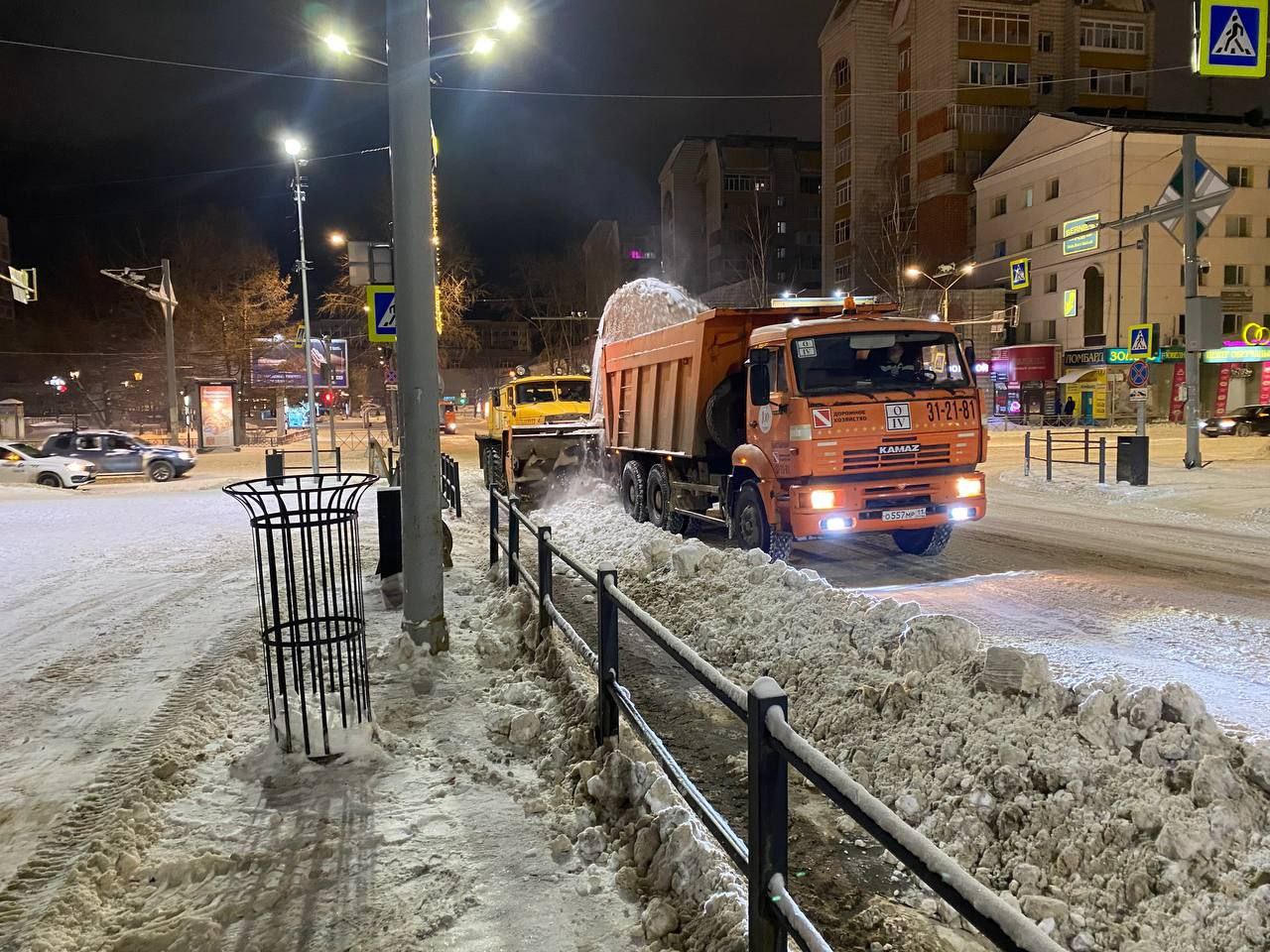 Максим Мартышин: Друзья, ночью наши дорожники снова результативно поработали – за ночь вывезли 496 кубометров снега, а за сутки – 642 кубометра Максим Мартышин: Друзья, ночью наши дорожники снова результативно поработали – за ночь вывезли 496 кубометров снега, а за сутки – 642 кубометра