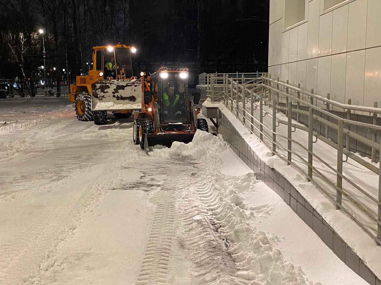 Максим Мартышин: Друзья, ночью наши дорожники снова результативно поработали – за ночь вывезли 496 кубометров снега, а за сутки – 642 кубометра Максим Мартышин: Друзья, ночью наши дорожники снова результативно поработали – за ночь вывезли 496 кубометров снега, а за сутки – 642 кубометра