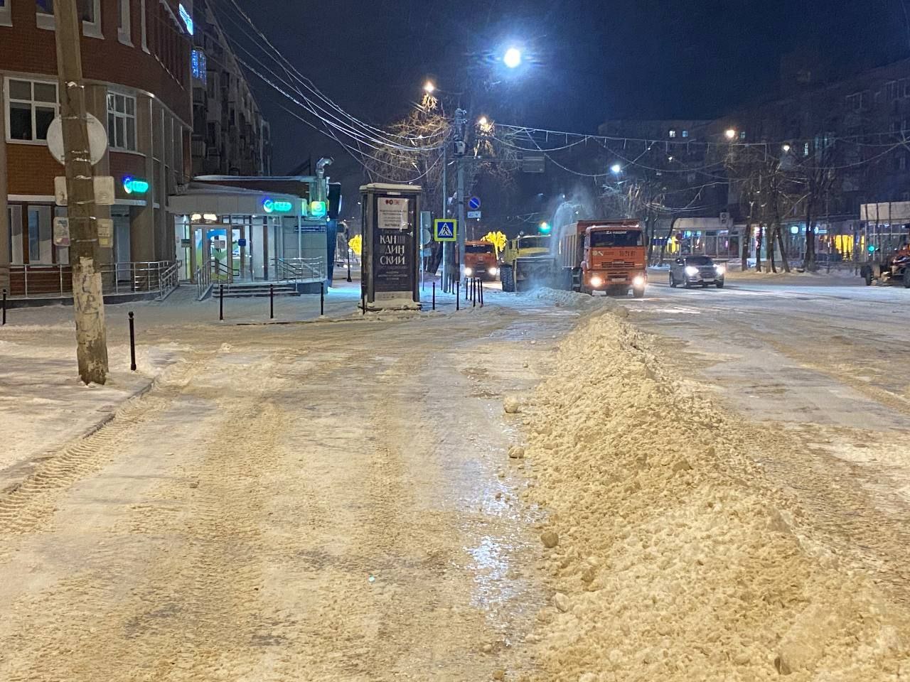 Максим Мартышин: Друзья, ночью наши дорожники снова результативно поработали – за ночь вывезли 496 кубометров снега, а за сутки – 642 кубометра Максим Мартышин: Друзья, ночью наши дорожники снова результативно поработали – за ночь вывезли 496 кубометров снега, а за сутки – 642 кубометра