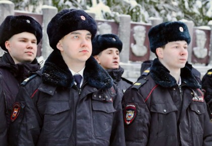 В День Конституции Российской Федерации приняли Присягу 85 молодых полицейских