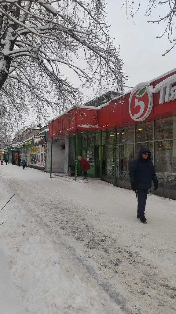 Максим Мартышин: Специалисты администрации продолжают ежедневно проверять объекты торговли - смотрят, как убирается снег у входов, на ступенях и пандусах Максим Мартышин: Специалисты администрации продолжают ежедневно проверять объекты торговли - смотрят, как убирается снег у входов, на ступенях и пандусах