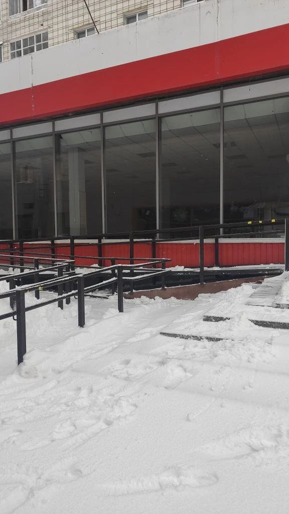 Максим Мартышин: Специалисты администрации продолжают ежедневно проверять объекты торговли - смотрят, как убирается снег у входов, на ступенях и пандусах Максим Мартышин: Специалисты администрации продолжают ежедневно проверять объекты торговли - смотрят, как убирается снег у входов, на ступенях и пандусах