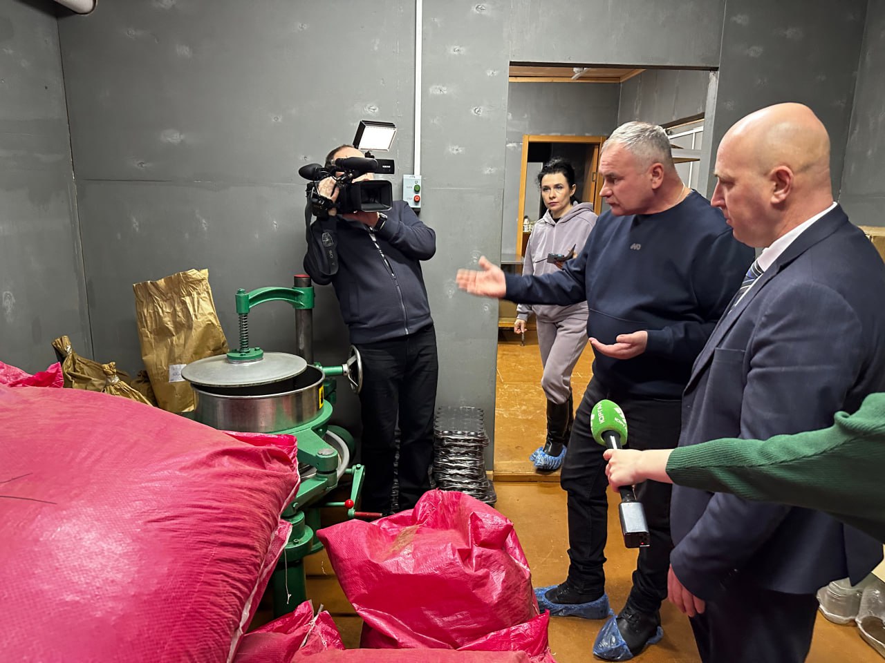 В Корткеросском районе запустили модульный цех по переработке дикоросов В Корткеросском районе запустили модульный цех по переработке дикоросов