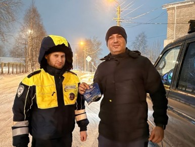 Сотрудники #Госавтоинспекции11 Усть-Вымского района провели профилактическую акцию «Зимняя дорога»