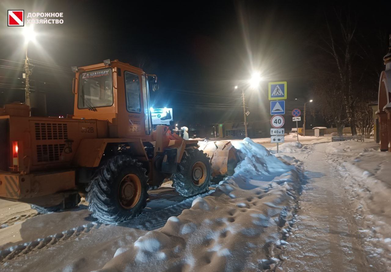 Максим Мартышин: Пока город спал, наши дорожные службы продолжали активную борьбу со снегом, чтобы к утру улицы Сыктывкара были чистыми и безопасными для вас Максим Мартышин: Пока город спал, наши дорожные службы продолжали активную борьбу со снегом, чтобы к утру улицы Сыктывкара были чистыми и безопасными для вас