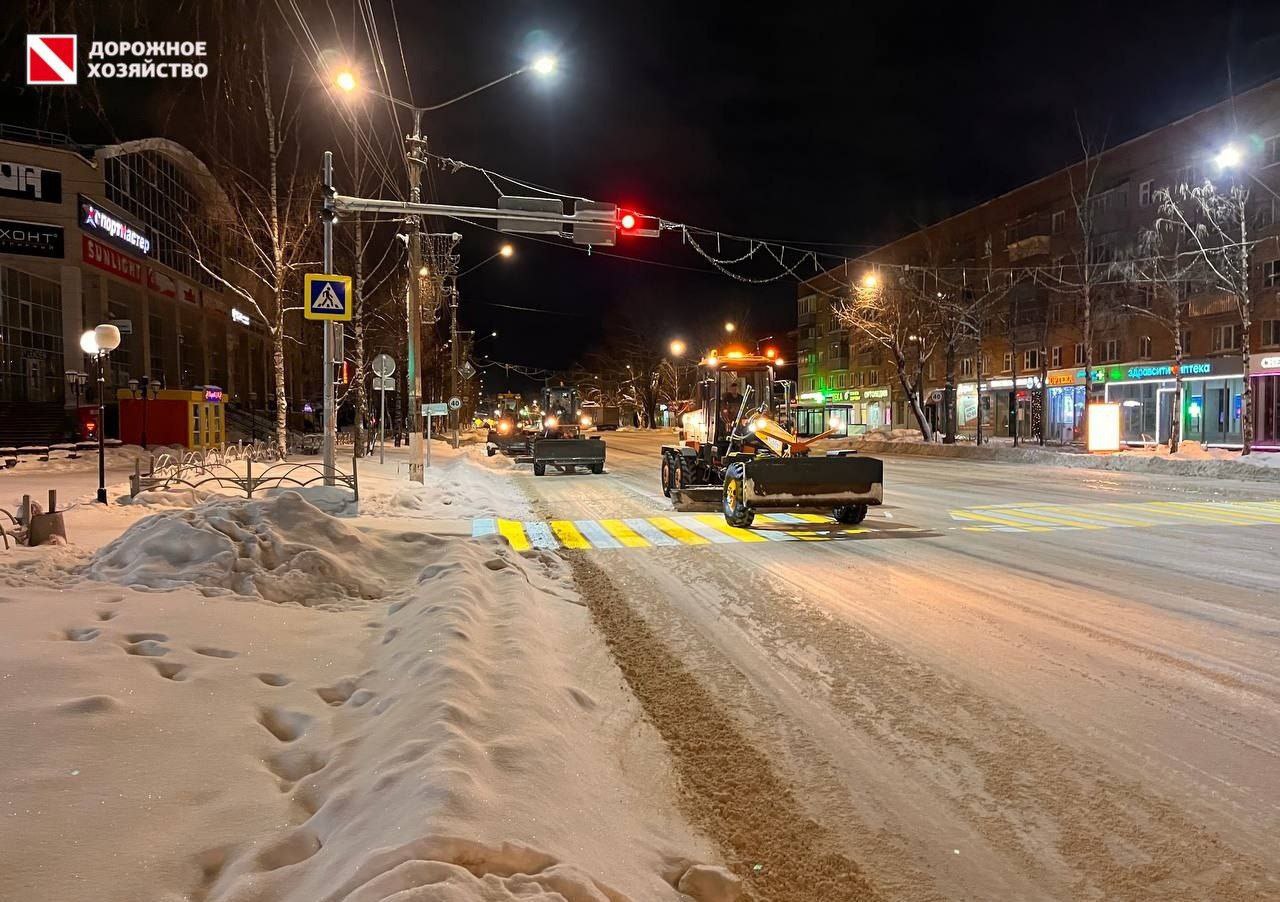 Максим Мартышин: Пока город спал, наши дорожные службы продолжали активную борьбу со снегом, чтобы к утру улицы Сыктывкара были чистыми и безопасными для вас Максим Мартышин: Пока город спал, наши дорожные службы продолжали активную борьбу со снегом, чтобы к утру улицы Сыктывкара были чистыми и безопасными для вас