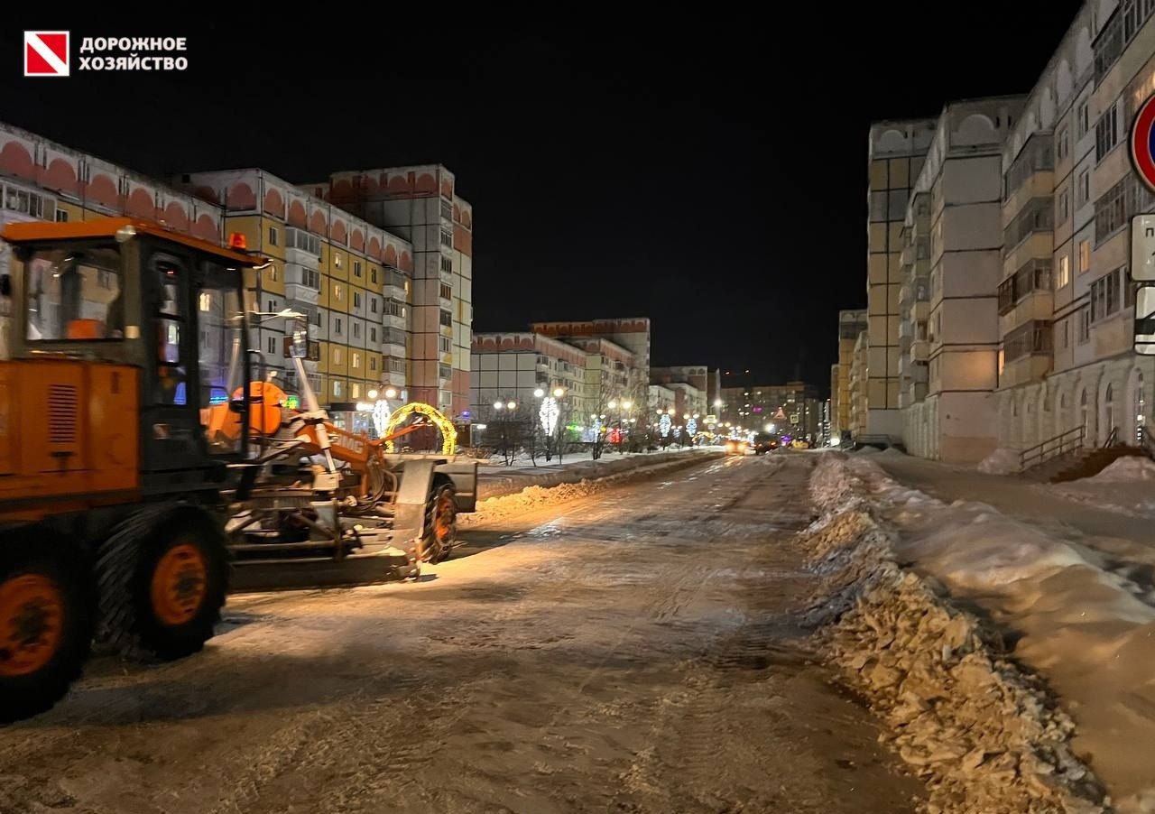 Максим Мартышин: Пока город спал, наши дорожные службы продолжали активную борьбу со снегом, чтобы к утру улицы Сыктывкара были чистыми и безопасными для вас Максим Мартышин: Пока город спал, наши дорожные службы продолжали активную борьбу со снегом, чтобы к утру улицы Сыктывкара были чистыми и безопасными для вас