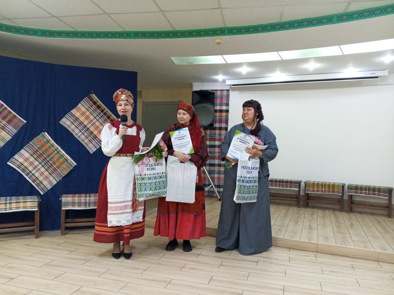 «Мед сьлманыд олас коми кыв да коми му» - пусть от сердца к сердцу передается, процветает коми язык и коми земля «Мед сьлманыд олас коми кыв да коми му» - пусть от сердца к сердцу передается, процветает коми язык и коми земля