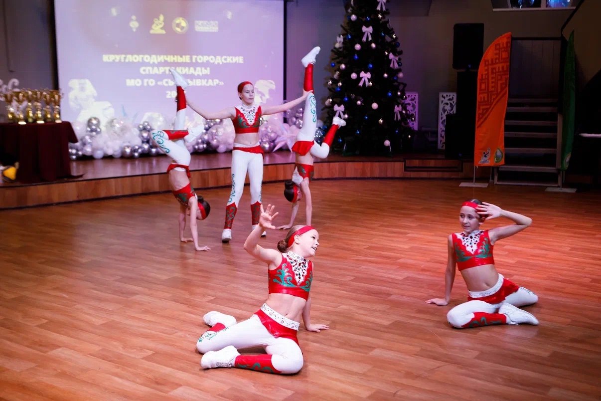 17 декабря в Доме развития культуры и искусства состоялось торжественное чествование победителей и призёров круглогодичных Спартакиад среди посёлков Сыктывкара, среди лиц с инвалидностью, среди семей столицы Коми, а также... 17 декабря в Доме развития культуры и искусства состоялось торжественное чествование победителей и призёров круглогодичных Спартакиад среди посёлков Сыктывкара, среди лиц с инвалидностью, среди семей столицы Коми, а также...