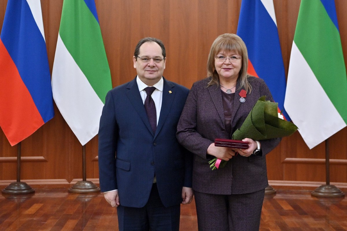 Ростислав Гольдштейн вручил жителям республики госнаграды Ростислав Гольдштейн вручил жителям республики госнаграды