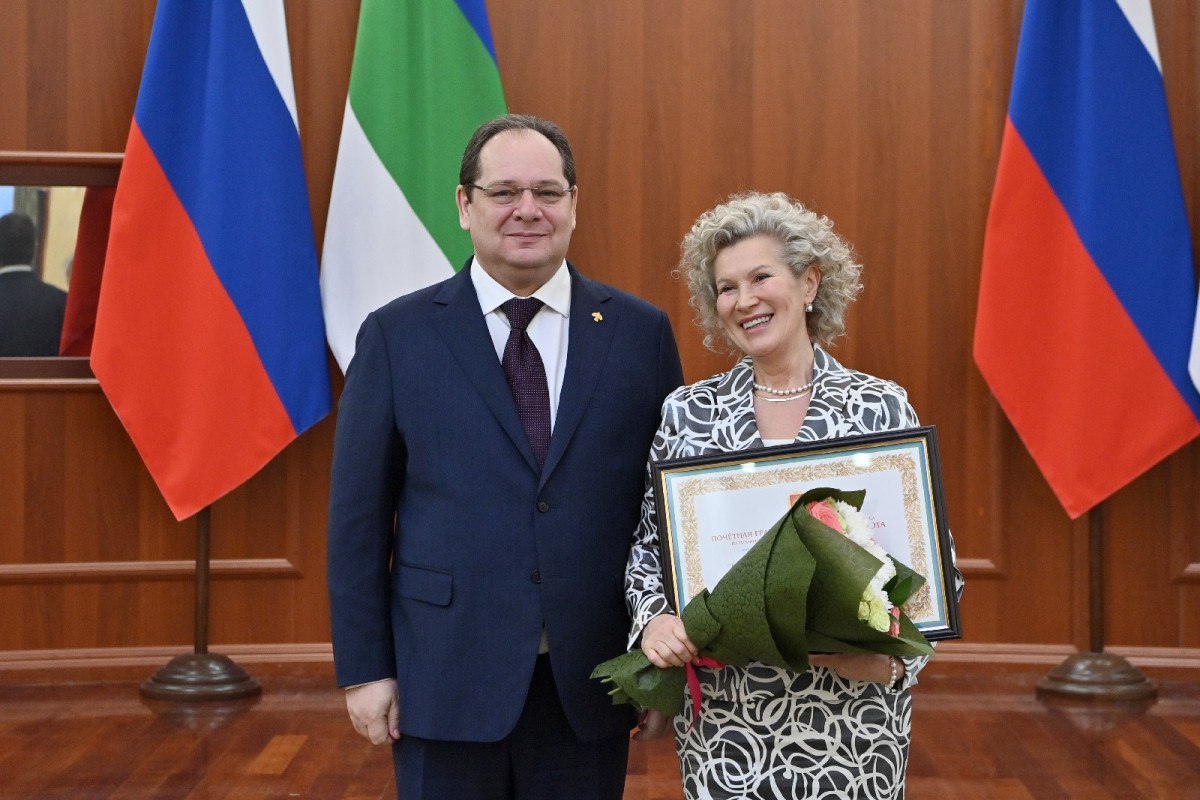 Ростислав Гольдштейн вручил жителям республики госнаграды Ростислав Гольдштейн вручил жителям республики госнаграды