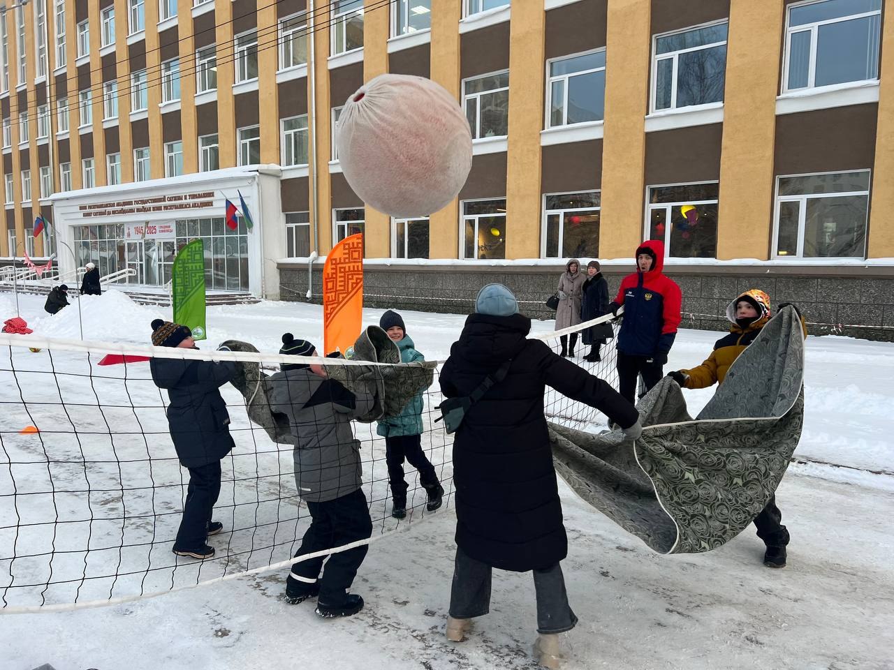 Максим Мартышин: На Стефановской площади уже чувствуется приближение Нового года Максим Мартышин: На Стефановской площади уже чувствуется приближение Нового года
