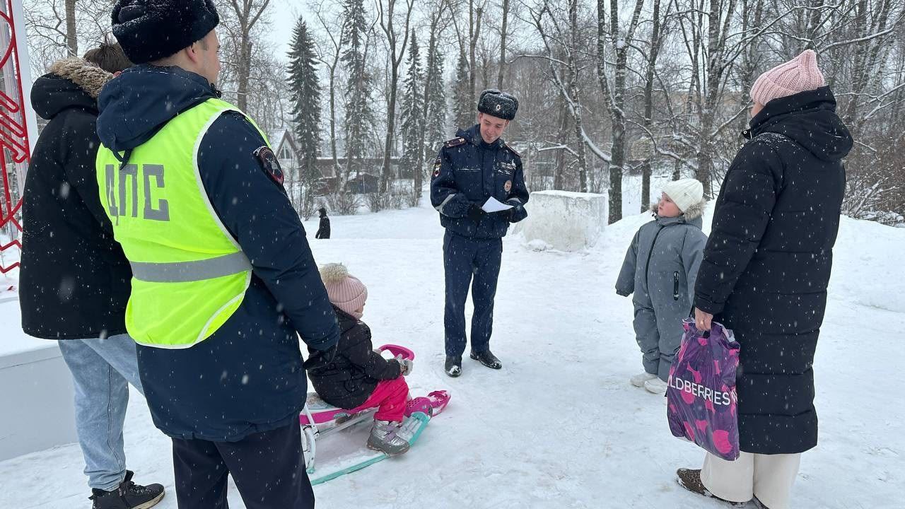 #Госавтоинспекция11 г.Сыктывкара предупреждает: зимние забавы детей могут быть опасны #Госавтоинспекция11 г.Сыктывкара предупреждает: зимние забавы детей могут быть опасны