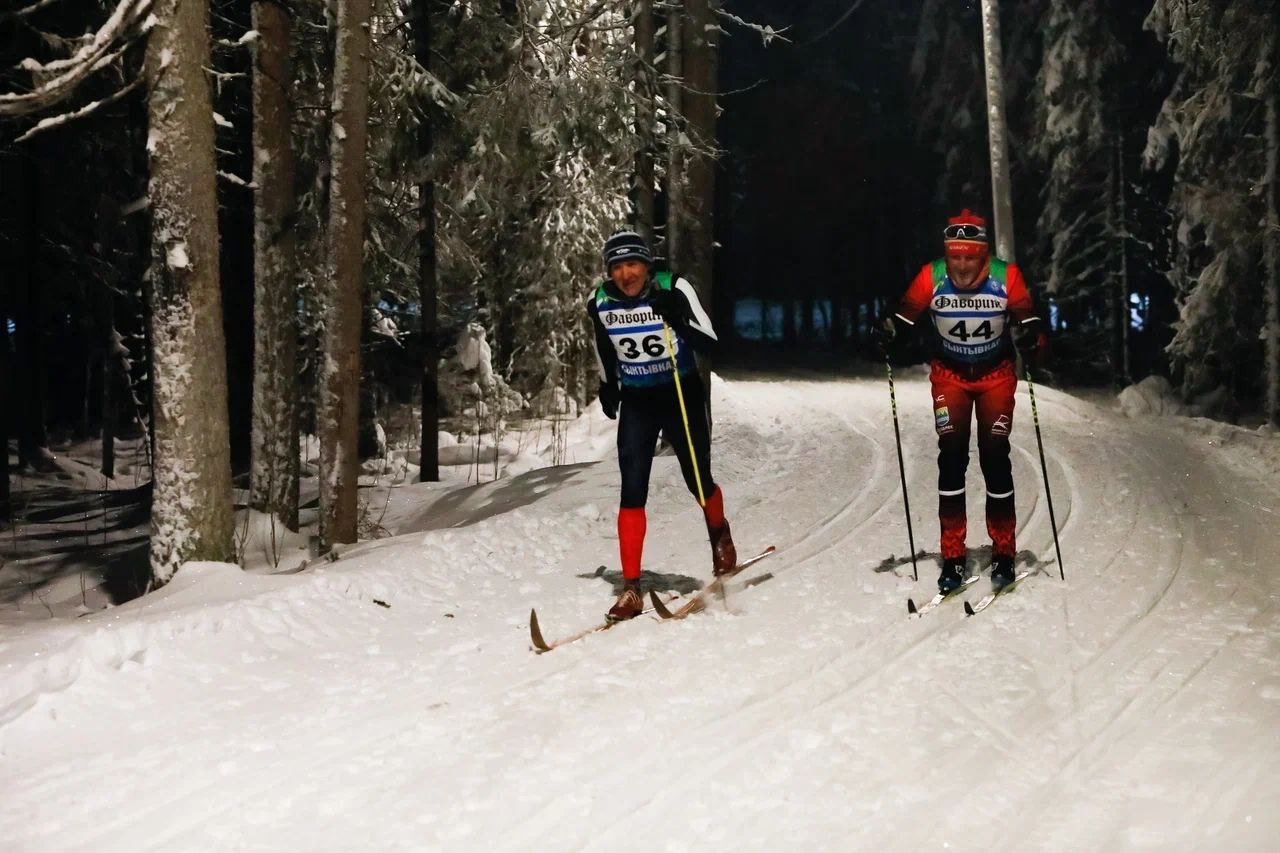 Сыктывкарцы вышли на старт новогодней лыжной гонки Сыктывкарцы вышли на старт новогодней лыжной гонки