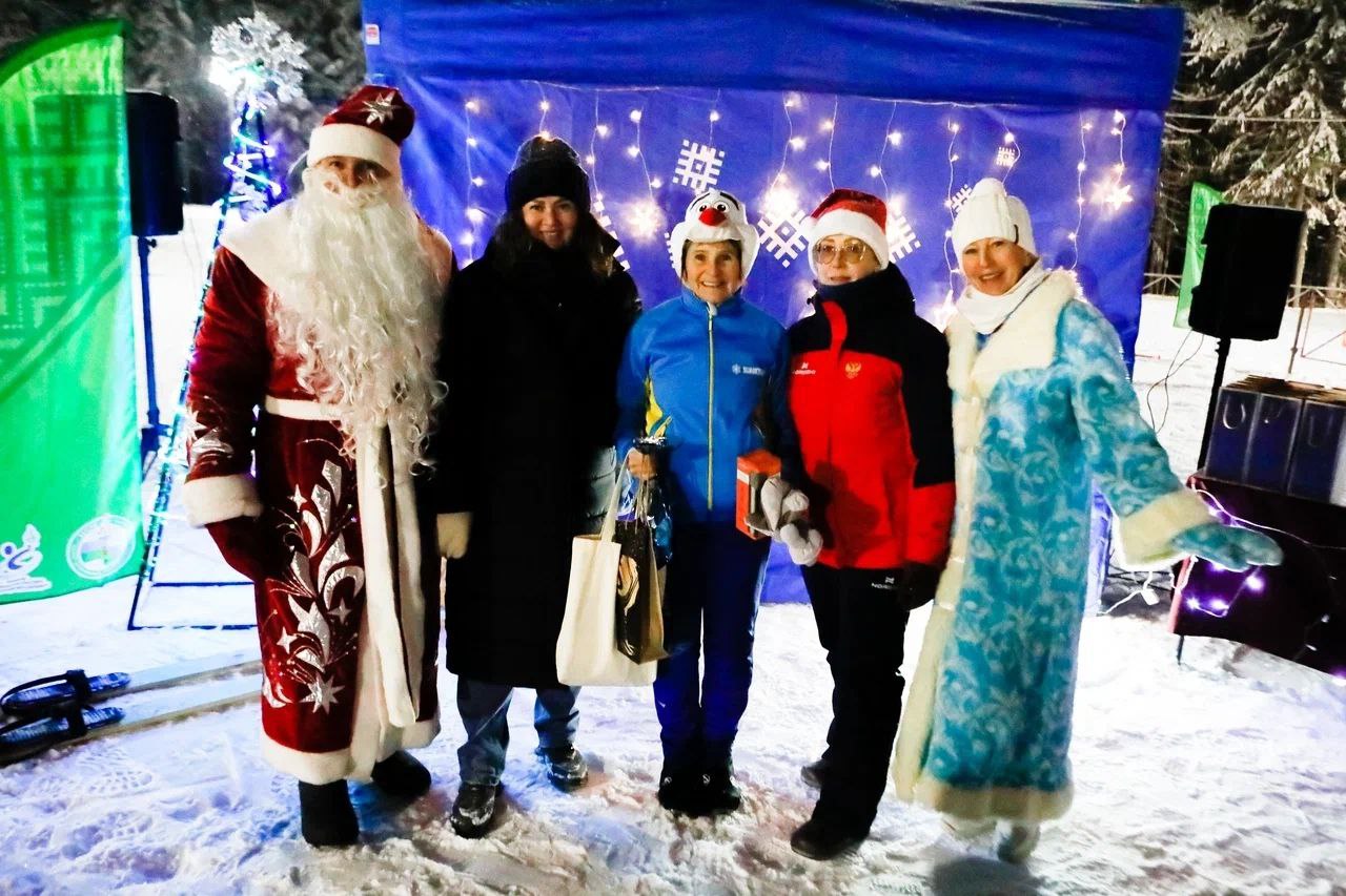 Сыктывкарцы вышли на старт новогодней лыжной гонки Сыктывкарцы вышли на старт новогодней лыжной гонки