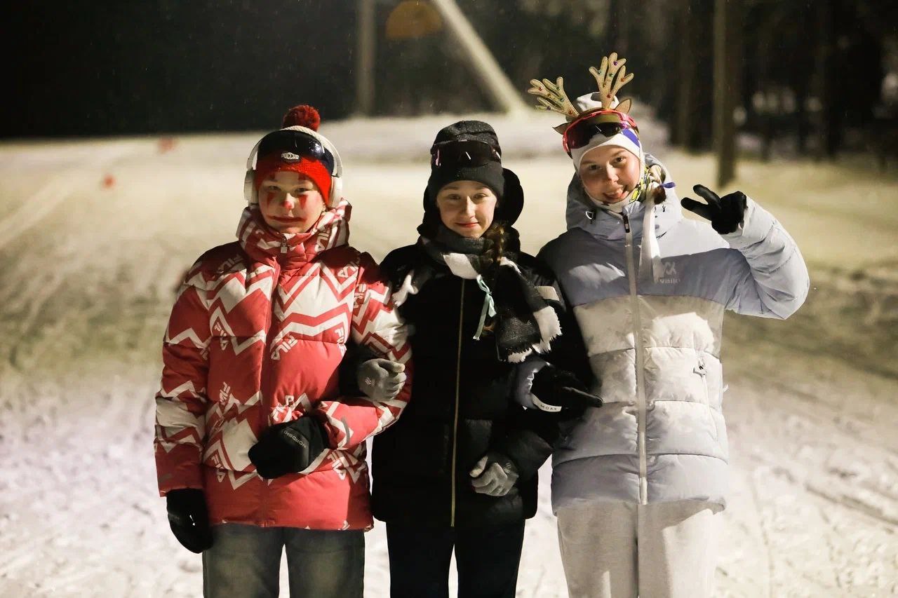 Сыктывкарцы вышли на старт новогодней лыжной гонки Сыктывкарцы вышли на старт новогодней лыжной гонки