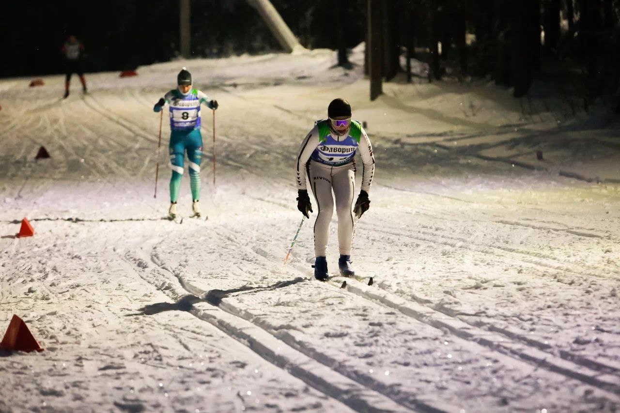 Сыктывкарцы вышли на старт новогодней лыжной гонки Сыктывкарцы вышли на старт новогодней лыжной гонки