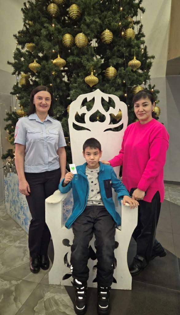 Глава муниципального округа «Ухта» приняла участие в мастер – классе по изготовлению СВЭ Глава муниципального округа «Ухта» приняла участие в мастер – классе по изготовлению СВЭ