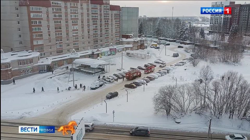 Во дворе одного из многоквартирных домов в столичной Орбите загорелся автомобиль