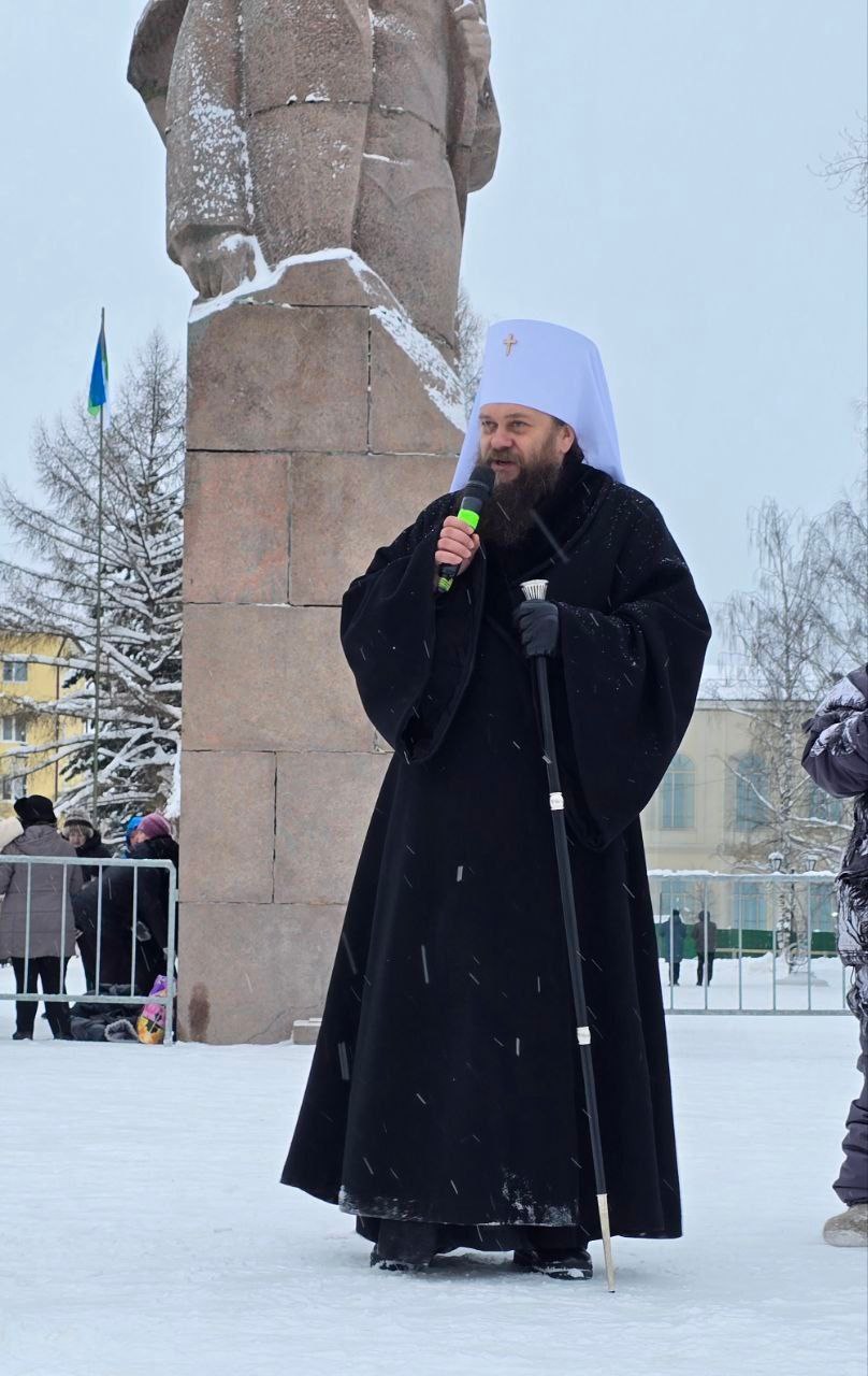 Накануне на Стефановской площади состоялось яркое мероприятие, посвящённое Рождеству Христову Накануне на Стефановской площади состоялось яркое мероприятие, посвящённое Рождеству Христову