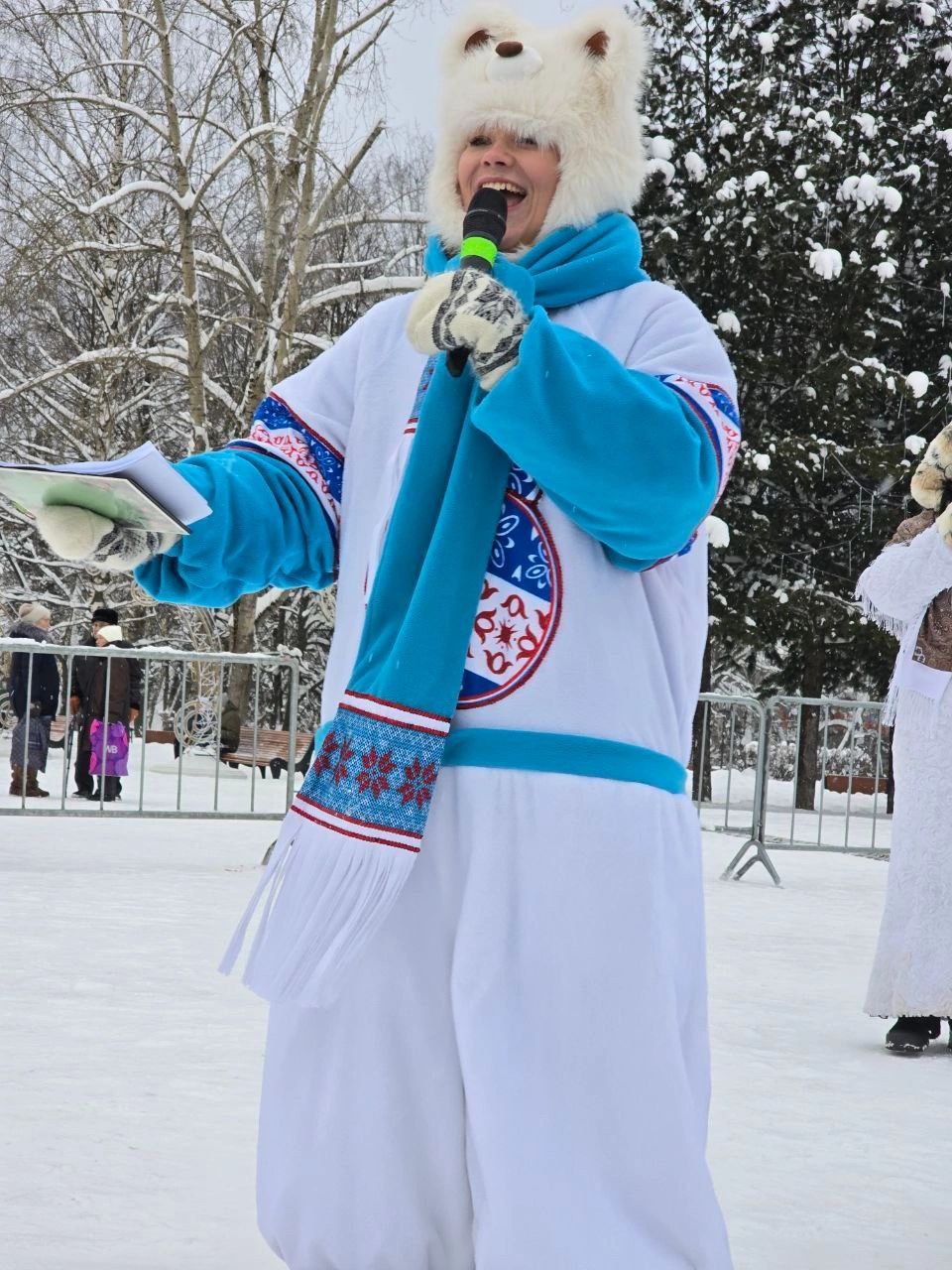 Накануне на Стефановской площади состоялось яркое мероприятие, посвящённое Рождеству Христову Накануне на Стефановской площади состоялось яркое мероприятие, посвящённое Рождеству Христову