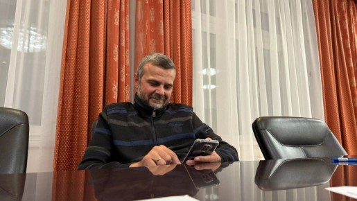 Максим Мартышин: Друзья, в моём ТГ-канале мы с вами прошли многое – фото и видео с рабочих выездов, кружки в моменте, мемы, проделки искусственного интеллекта, фото с моим хобби, селфи и другое