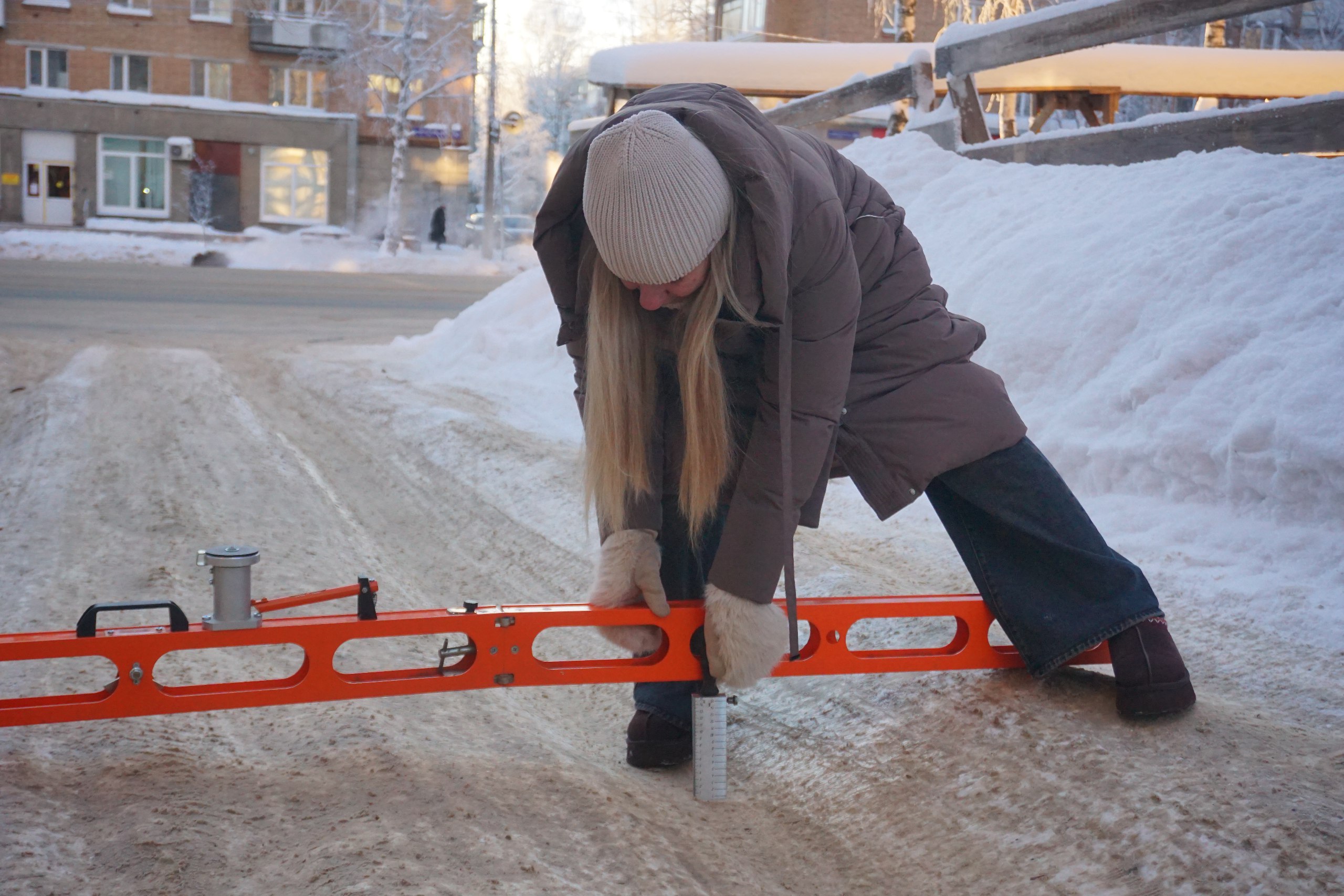 Максим Мартышин: Сегодня специалисты жилищно-коммунального хозяйства администрации объехали свыше 20 дворов по улицам Крупской, Оплеснина, Старовского, Коммунистической, Ручейной, Южной и по Октябрьскому проспекту Максим Мартышин: Сегодня специалисты жилищно-коммунального хозяйства администрации объехали свыше 20 дворов по улицам Крупской, Оплеснина, Старовского, Коммунистической, Ручейной, Южной и по Октябрьскому проспекту
