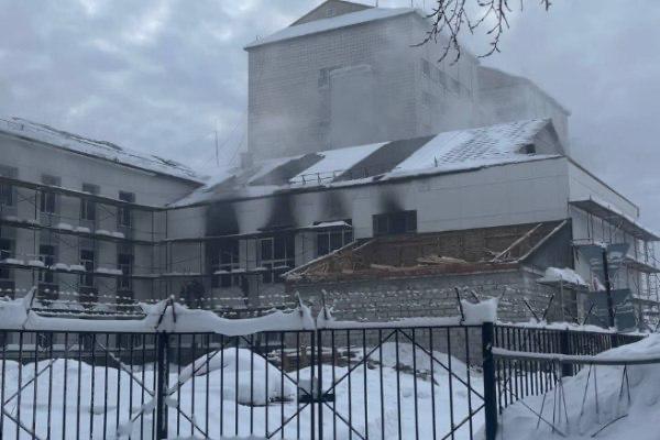 Огонь на месте взрыва в центре профподготовки МВД уже потушен Огонь на месте взрыва в центре профподготовки МВД уже потушен