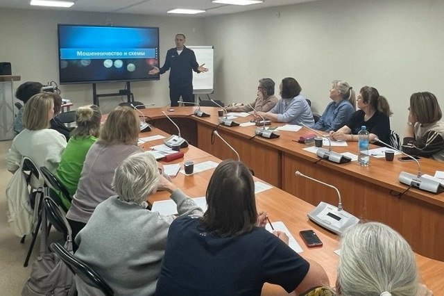 Сотрудники МВД по Республике Коми продолжают профилактическую работу среди населения по кибербезопасности Сотрудники МВД по Республике Коми продолжают профилактическую работу среди населения по кибербезопасности