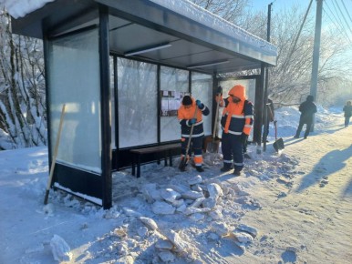 Продолжаем расчистку остановок