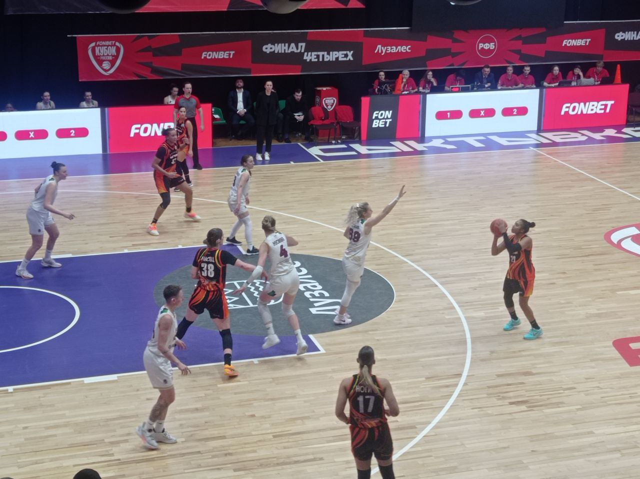 Максим Мартышин: Дорогие болельщики!. Сегодня наша «НИКА-Лузалес» сражалась в финале Кубка России против мощного УГМК - и хоть кубок ушёл к екатеринбуржкам, сердца наши полны гордости! Максим Мартышин: Дорогие болельщики!. Сегодня наша «НИКА-Лузалес» сражалась в финале Кубка России против мощного УГМК - и хоть кубок ушёл к екатеринбуржкам, сердца наши полны гордости!