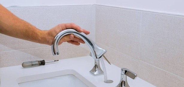 Как устранить протечку под раковиной: советы и решения